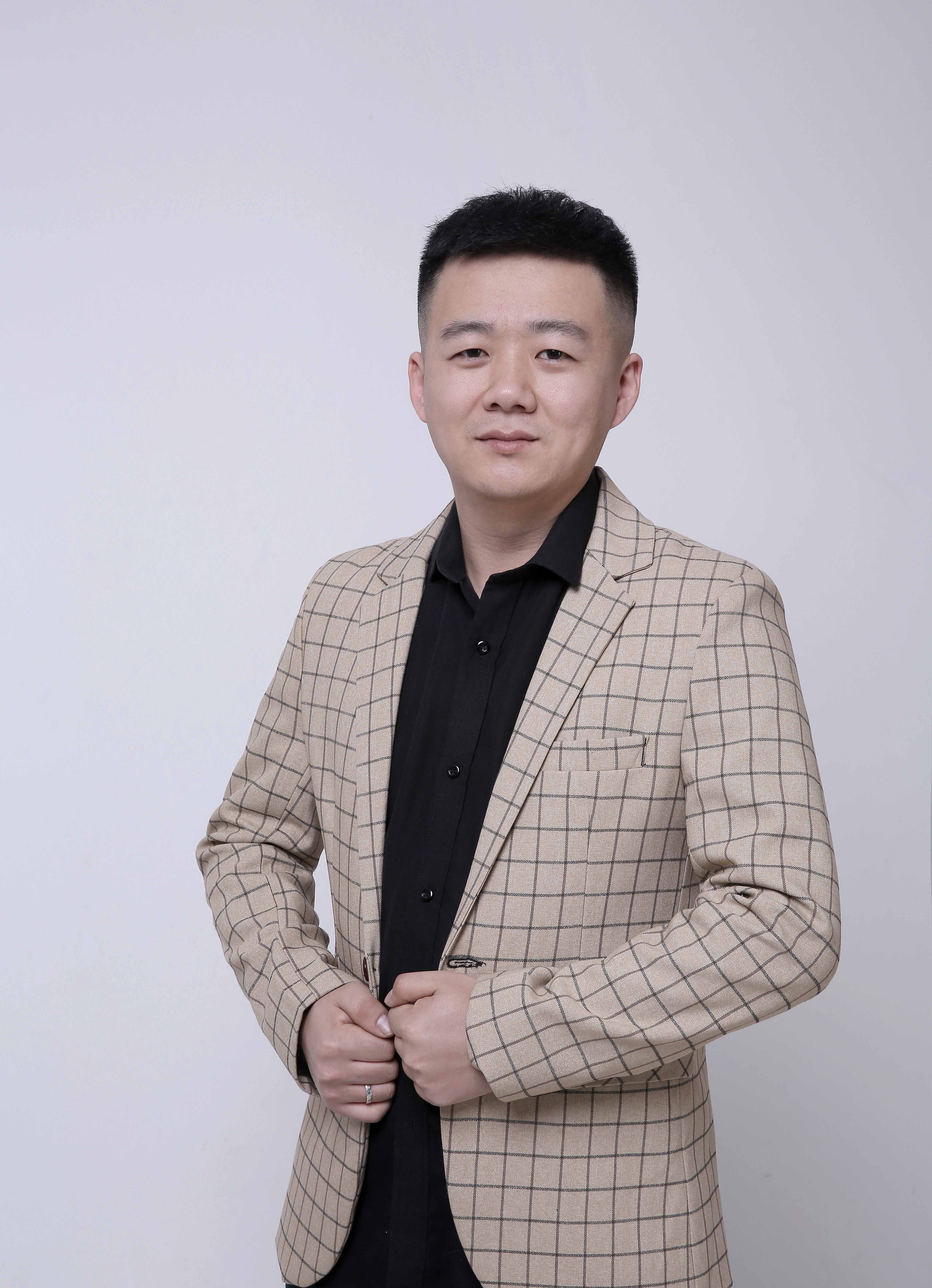 安學(xué)天設(shè)計師